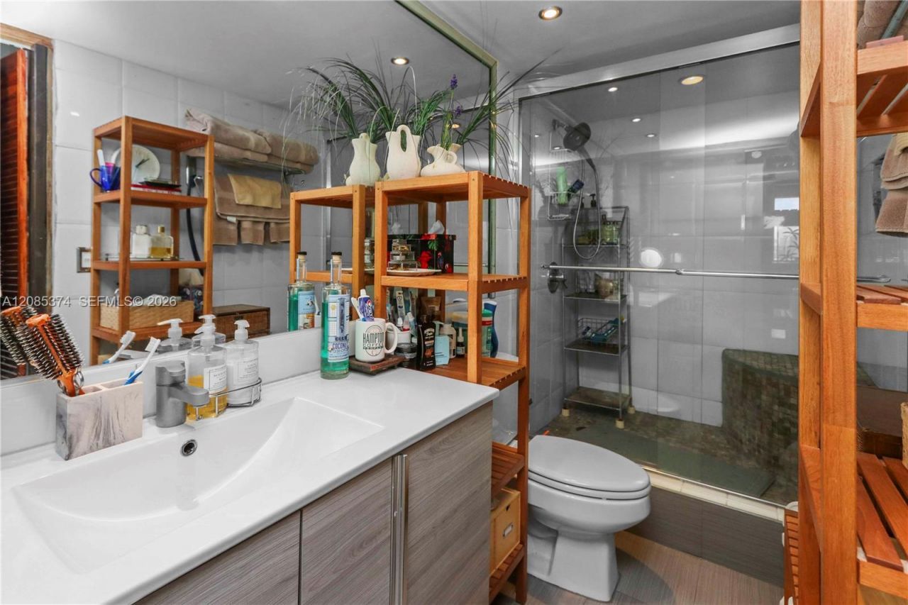 200 Leslie Dr, Unit 724, Hallandale Beach, FL 33009 Photo