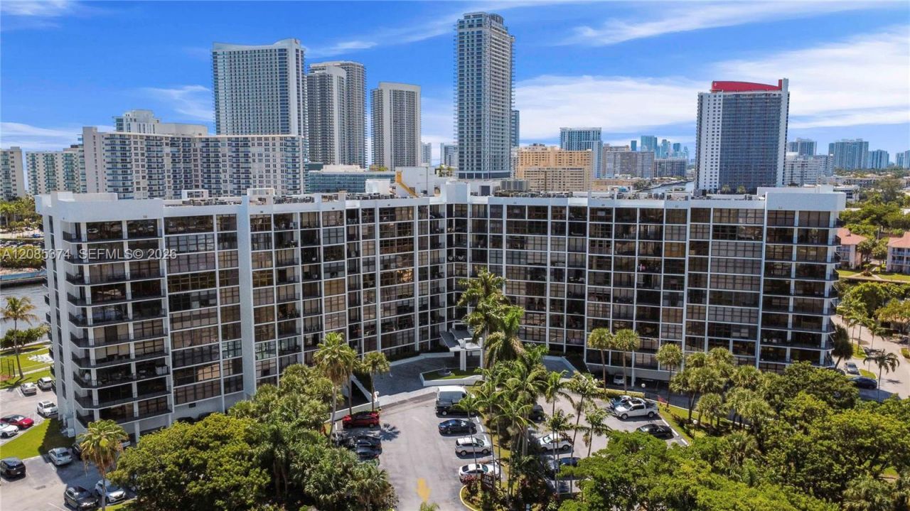 200 Leslie Dr, Unit 724, Hallandale Beach, FL 33009 Photo