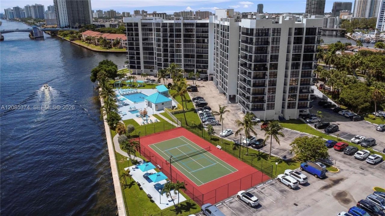 200 Leslie Dr, Unit 724, Hallandale Beach, FL 33009 Photo
