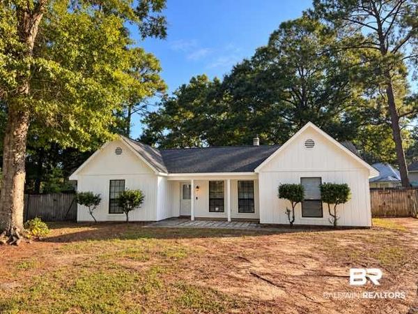 204 Straford Circle, Daphne, AL 36526