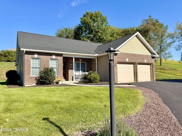 126 REAGAN Circle, Northumberland, PA 17857