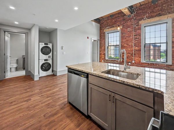 90 Grove St, Unit 408, Worcester, MA 01605