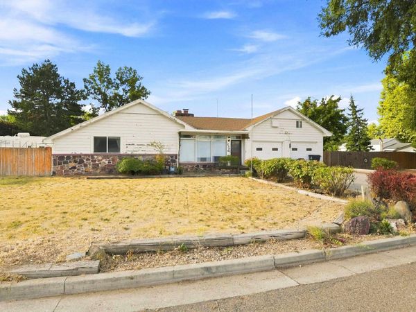 2302 Cherry Street, Caldwell, ID 83605