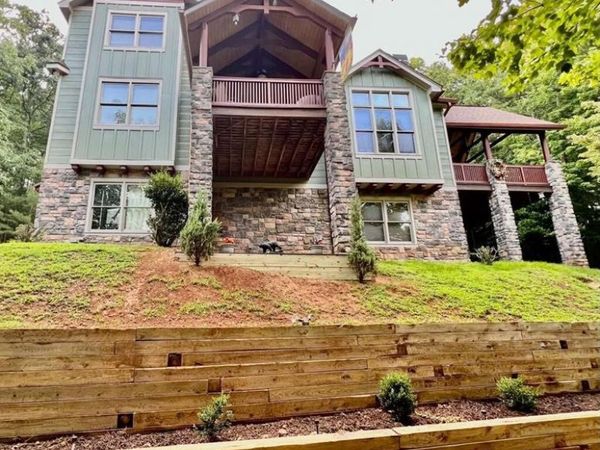 381 Laurel Ridge Drive , Ellijay, GA 30536