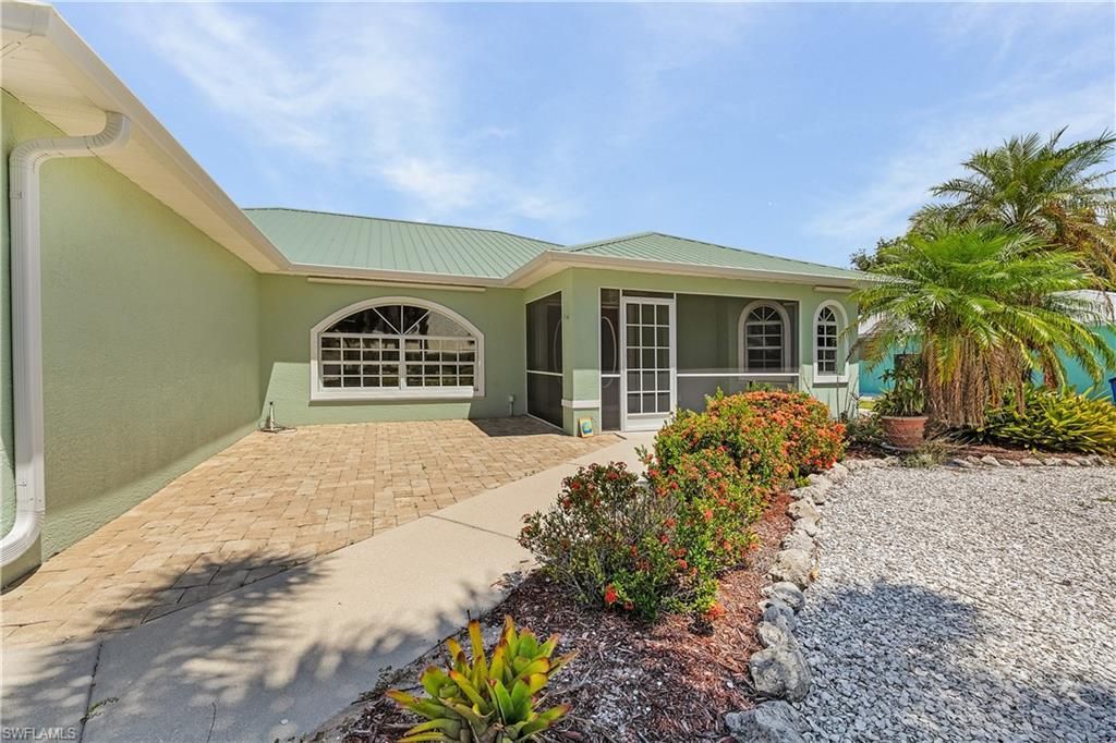 7660 Grande Pine Rd, Bokeelia, FL 33922 Photo