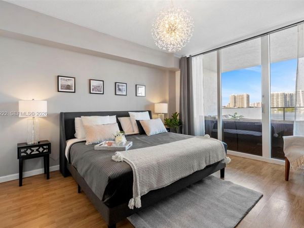 18100 N Bay Rd , Unit 308, Sunny Isles Beach, FL 33160