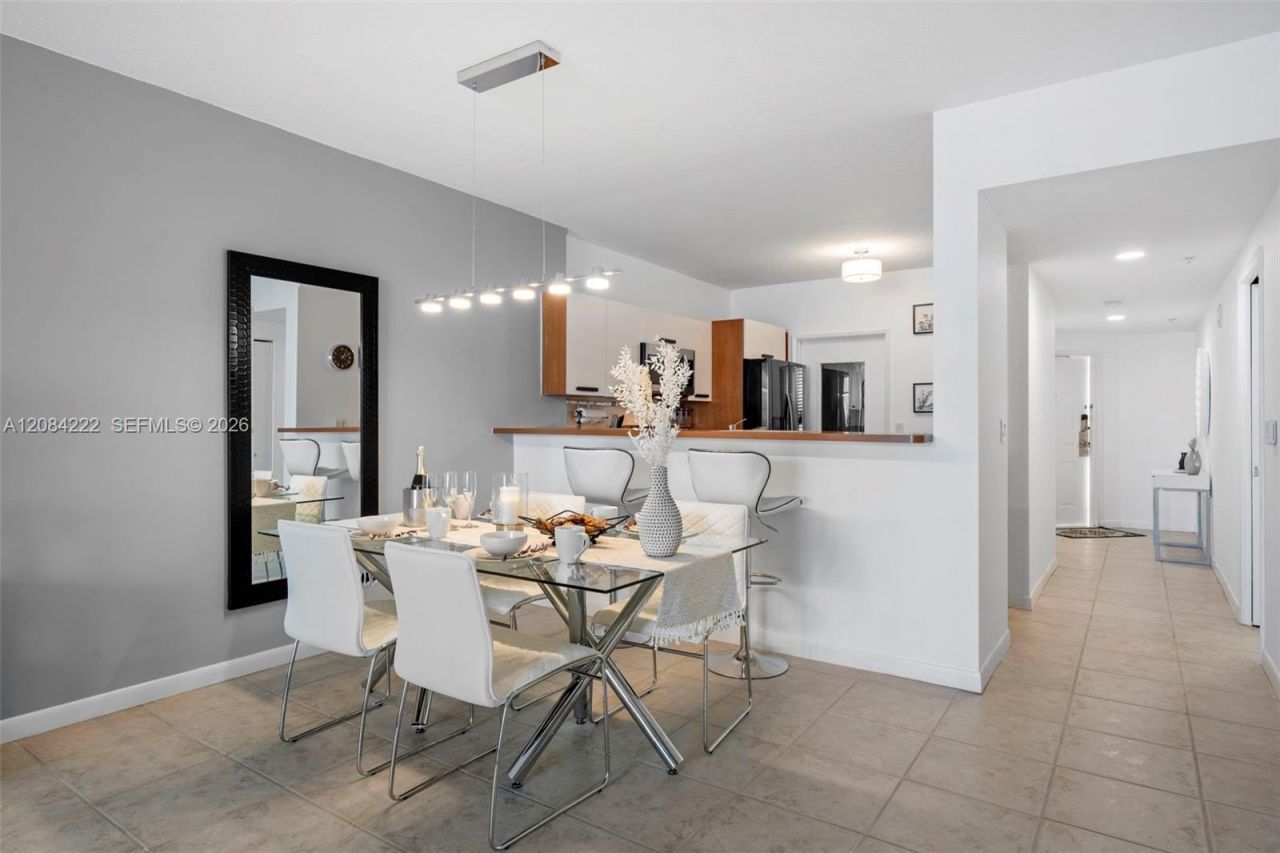 18100 N Bay Rd, Unit 308, Sunny Isles Beach, FL 33160 Photo