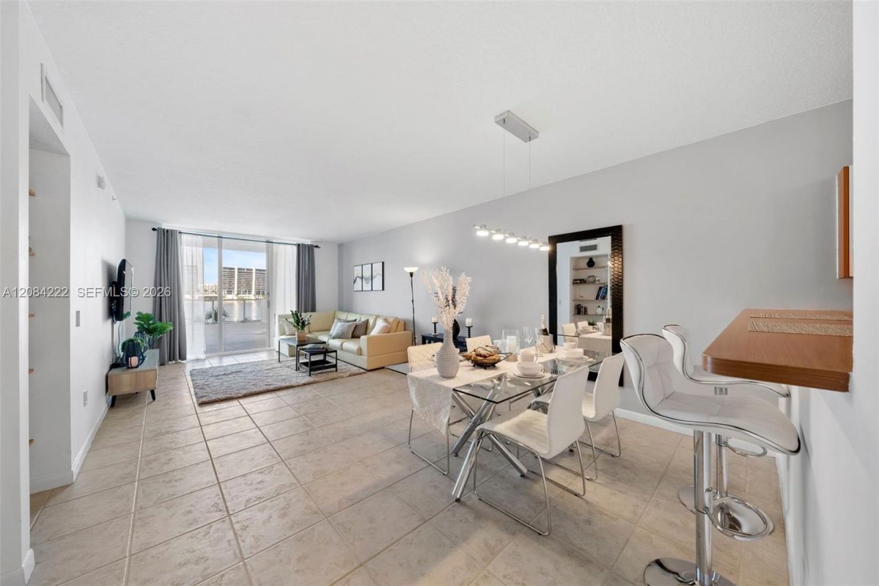 18100 N Bay Rd, Unit 308, Sunny Isles Beach, FL 33160 Photo