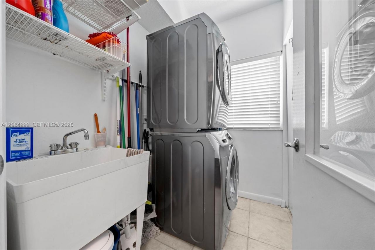 18100 N Bay Rd, Unit 308, Sunny Isles Beach, FL 33160 Photo
