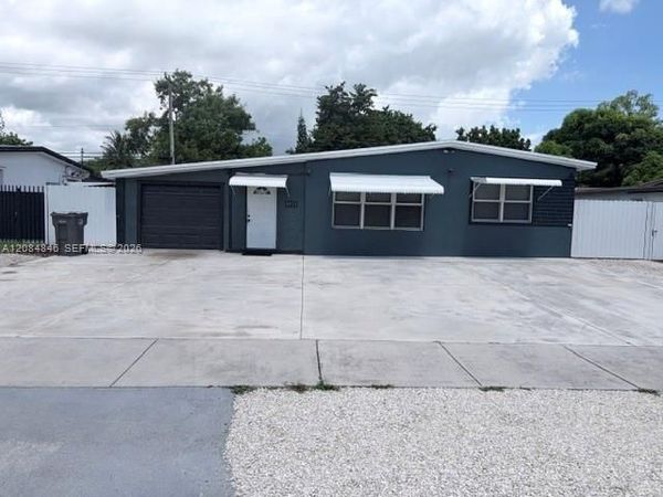 3611 SW 40th St , West Park, FL 33023