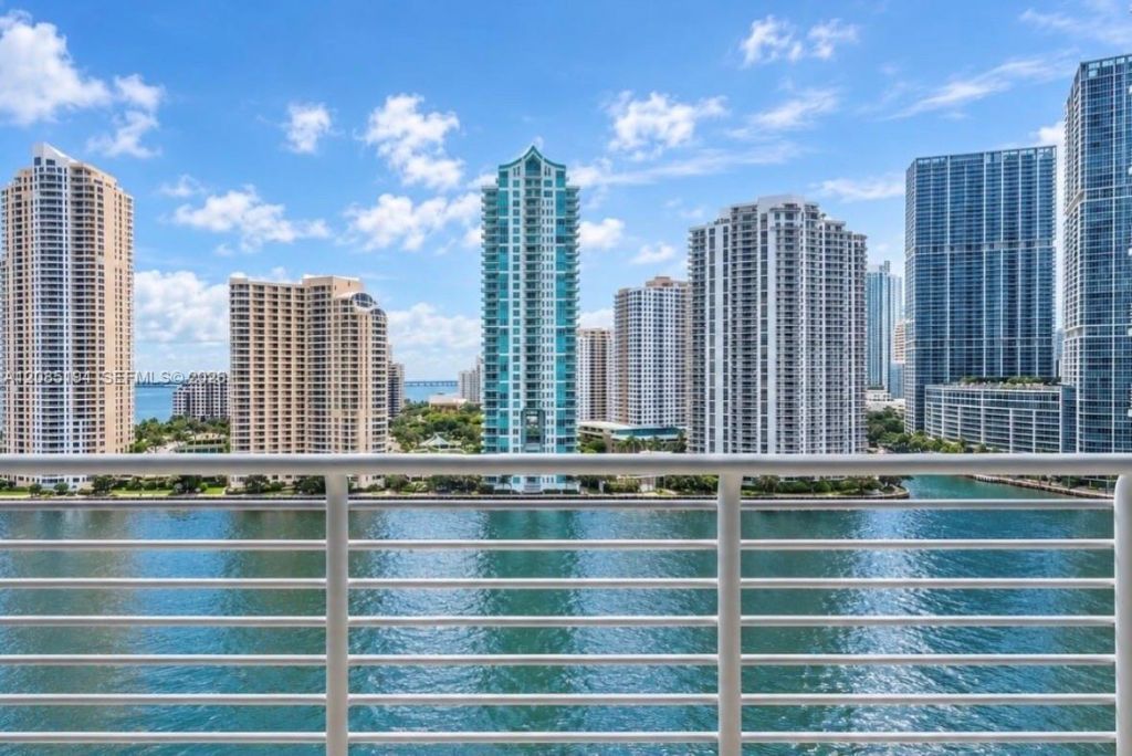 335 S Biscayne Blvd, Unit 1801, Miami, FL 33131 Main Photo