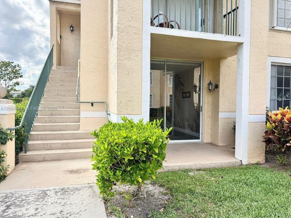 1755 Village Blvd , Unit 108, West Palm Beach, FL 33409