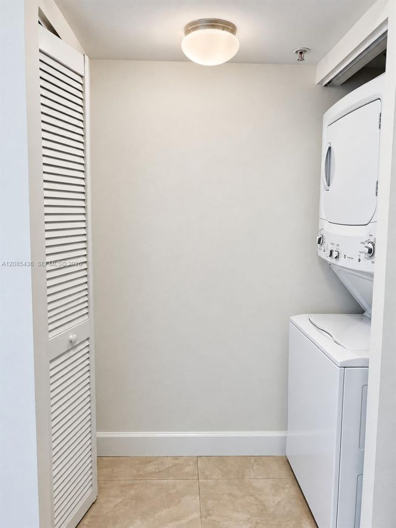 31 SE 5th St, Unit 2808, Miami, FL 33131 Photo