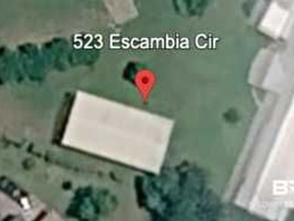 523 Escambia Cir, Lillian, AL 36549