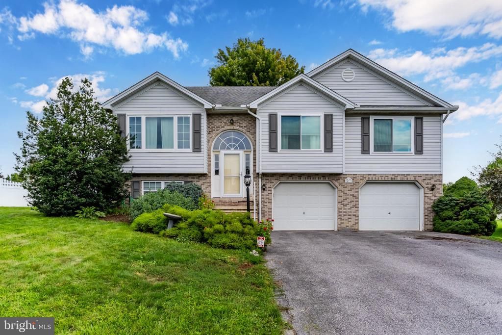 473 FRANKLIN SQUARE DRIVE, CHAMBERSBURG, PA 17201
