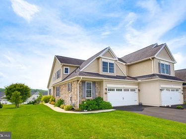 181 COPPERSTONE COURT, MILLERSVILLE, PA 17551