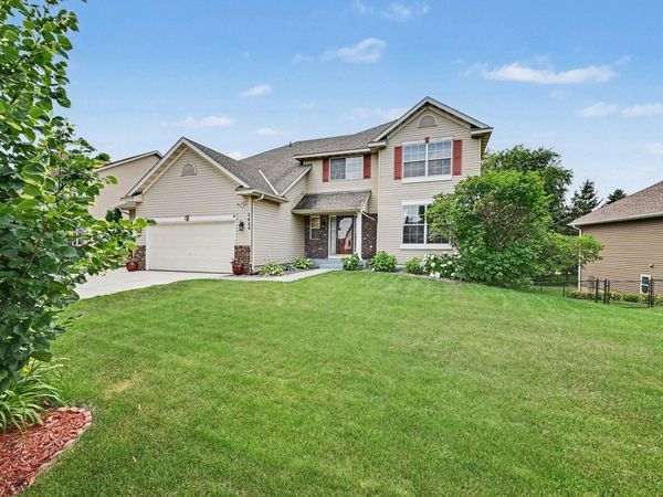 2466 Lone Eagle Trail , Woodbury, MN 55129