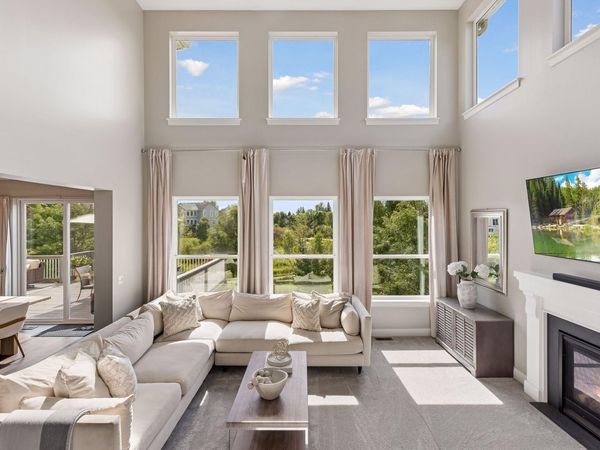 4061 San Vitero Circle, Chaska, MN 55318