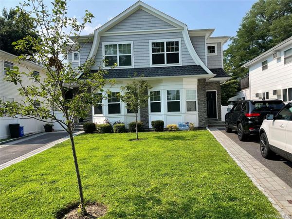 9 Mohegan Avenue, Unit A, Port Washington, NY 11050