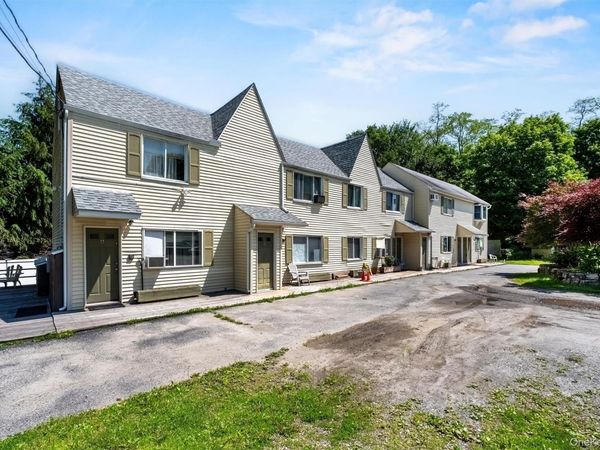 1860 E Main Street , Unit E, Mohegan Lake, NY 10547