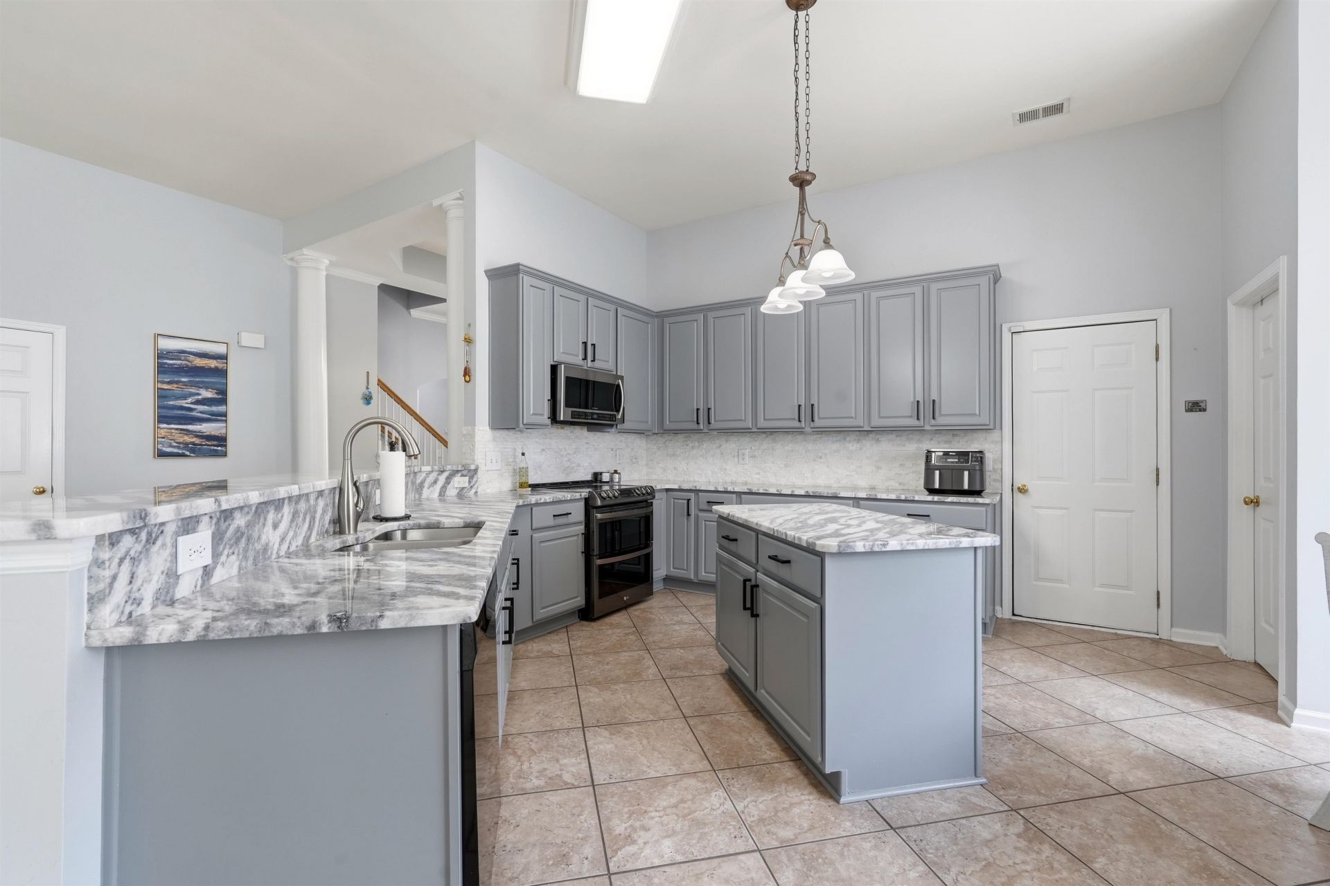2834 Farmer Brown Ct. Photo 9