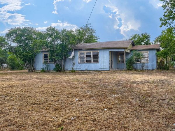 2212 Hunter Rd, San Marcos, TX 78666