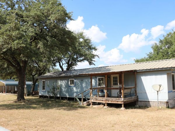 316 OAK LAWN DR, Bandera, TX 78003