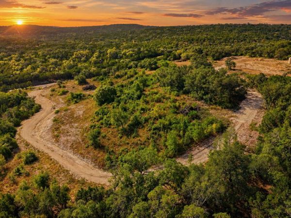 2040 Park Road 37, Helotes, TX 78023