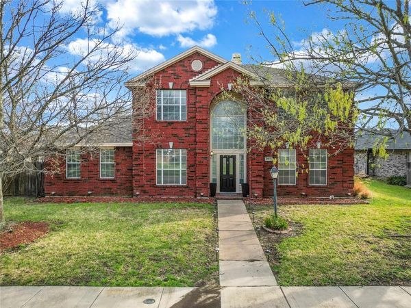 2913 Spartacus Drive, Grand Prairie, TX 75052