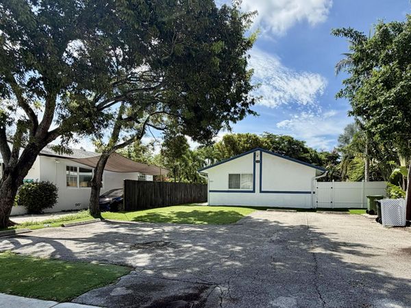 650 NE 15TH Street, Unit A - B, Fort Lauderdale, FL 33304