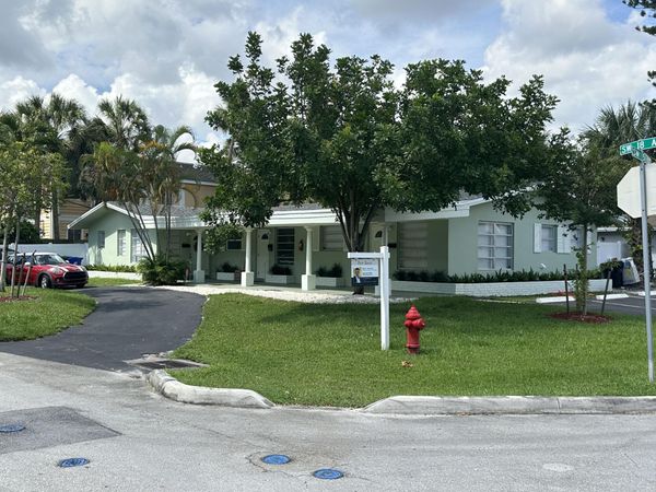 425 SW 18TH Avenue, Fort Lauderdale, FL 33312