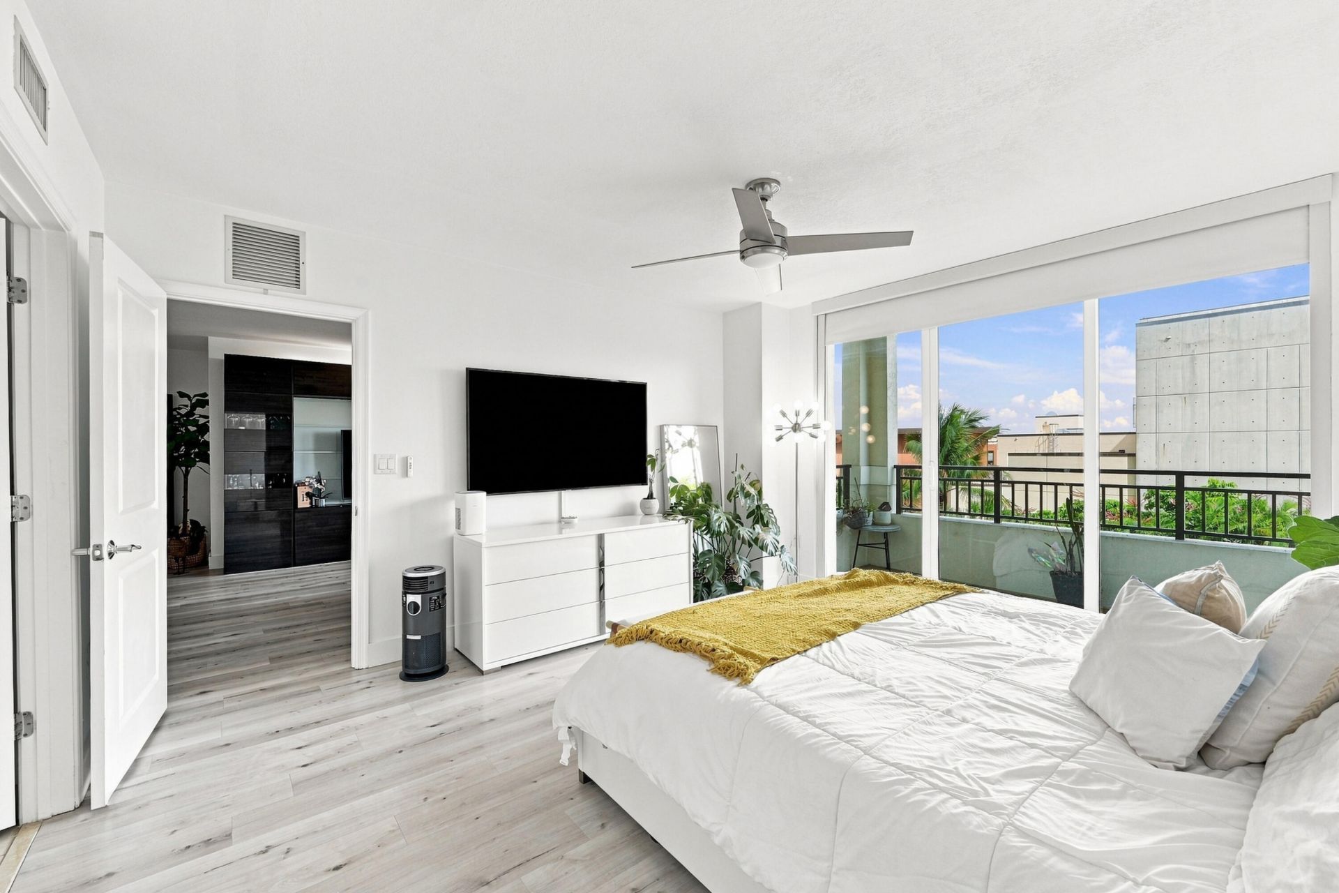 610 W Las Olas Boulevard, Unit 416N, Fort Lauderdale, FL 33312 Photo