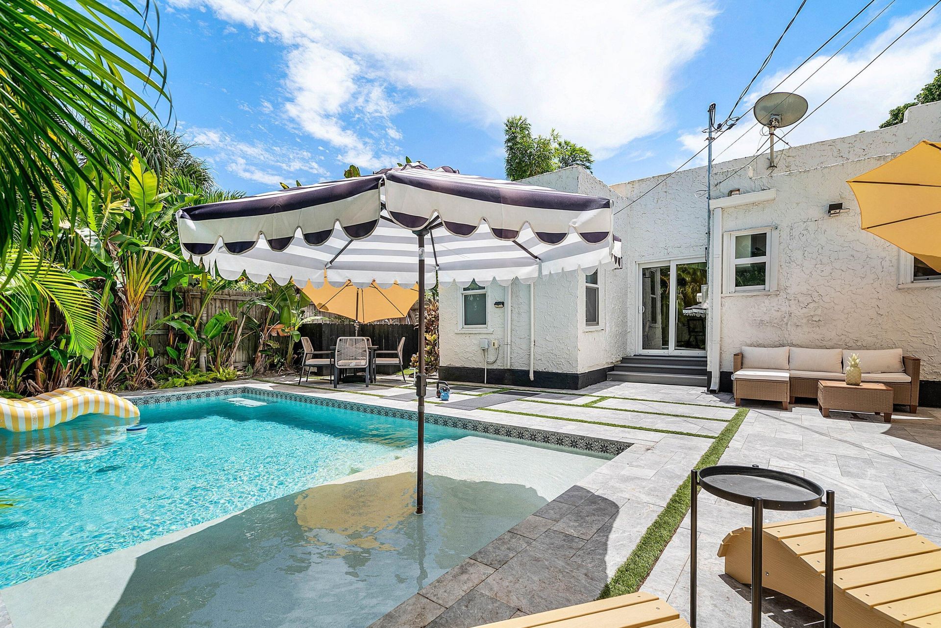 525 Westwood Road, West Palm Beach, FL 33401 Photo