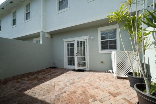 948 NW 18th Avenue, Boca Raton, FL 33486 Photo