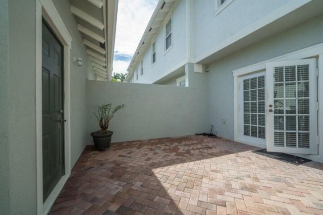 948 NW 18th Avenue, Boca Raton, FL 33486 Photo