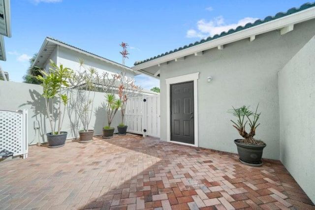 948 NW 18th Avenue, Boca Raton, FL 33486 Photo