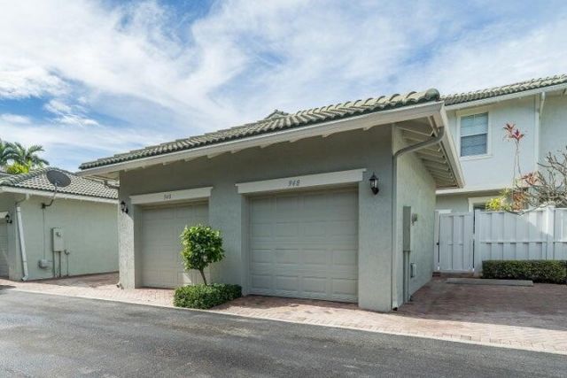 948 NW 18th Avenue, Boca Raton, FL 33486 Photo