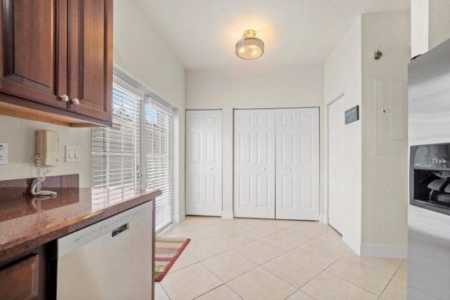 948 NW 18th Avenue, Boca Raton, FL 33486 Photo