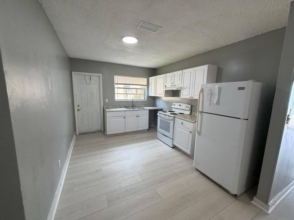403 NW 2nd Street, Hallandale Beach, FL 33009 Photo