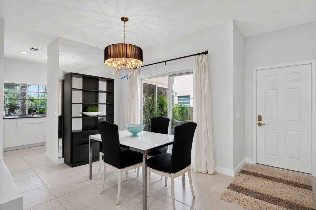 6487 Via Regina, Boca Raton, FL 33433 Photo
