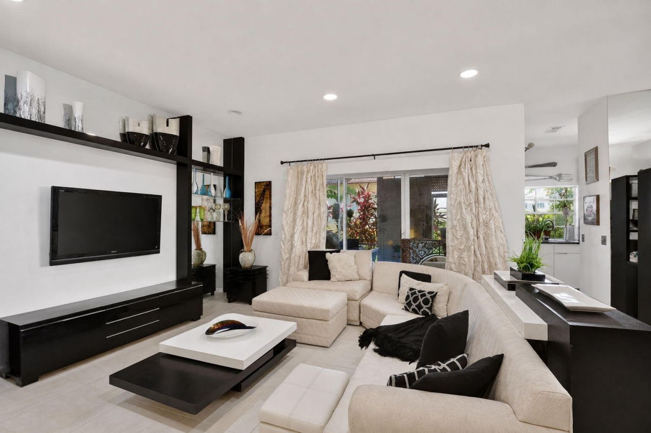 6487 Via Regina, Boca Raton, FL 33433 Photo