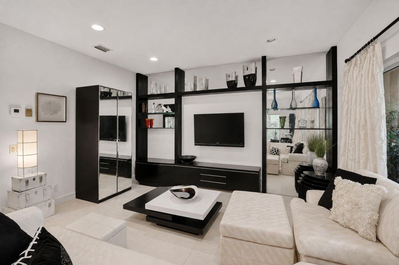 6487 Via Regina, Boca Raton, FL 33433 Photo