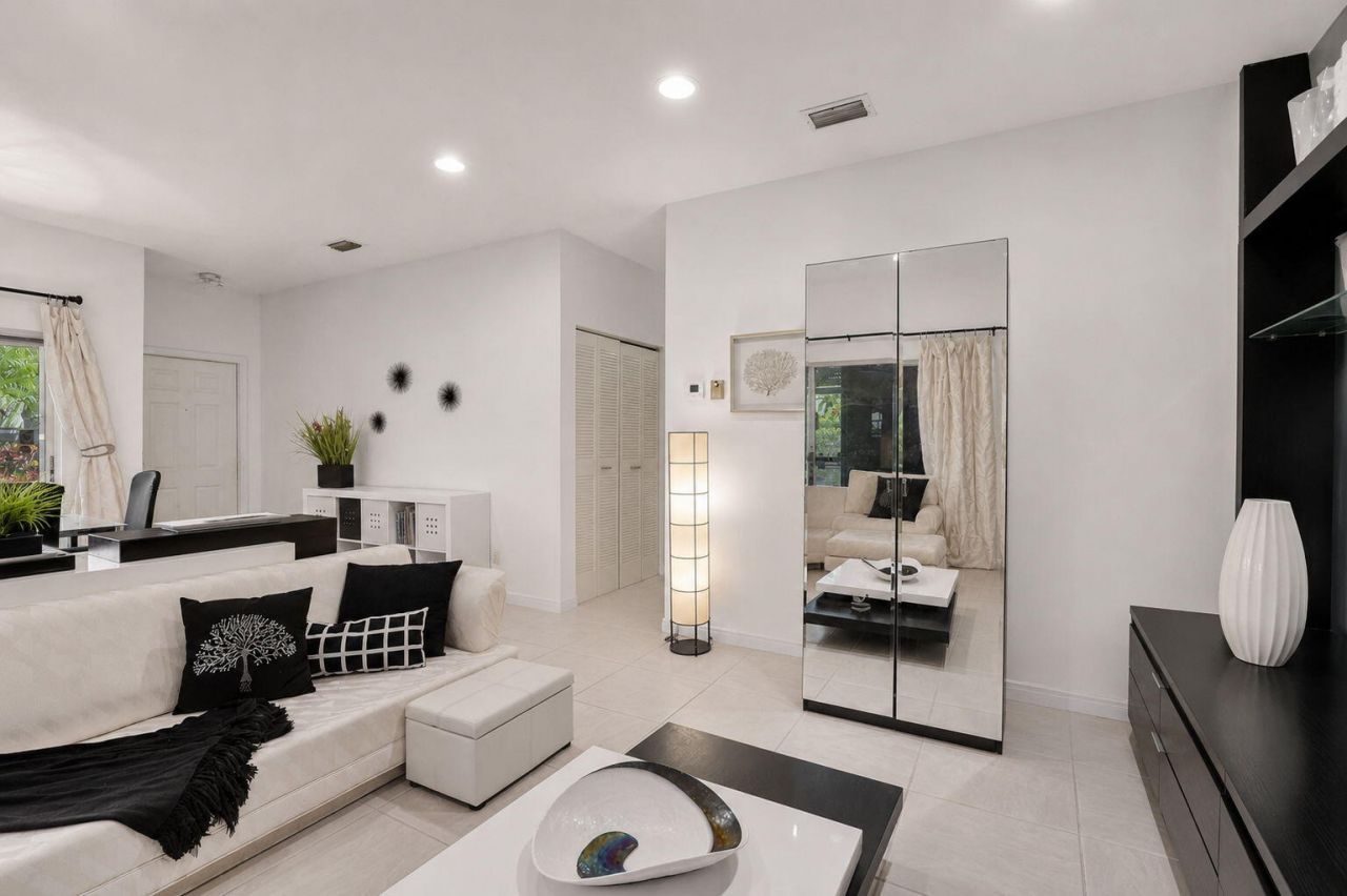 6487 Via Regina, Boca Raton, FL 33433 Photo