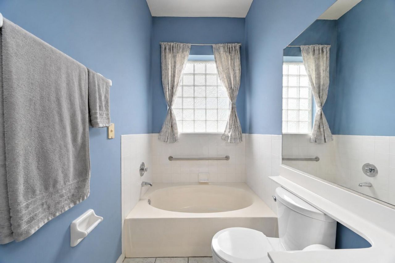 540 NW Lambrusco Drive, Port Saint Lucie, FL 34986 Photo