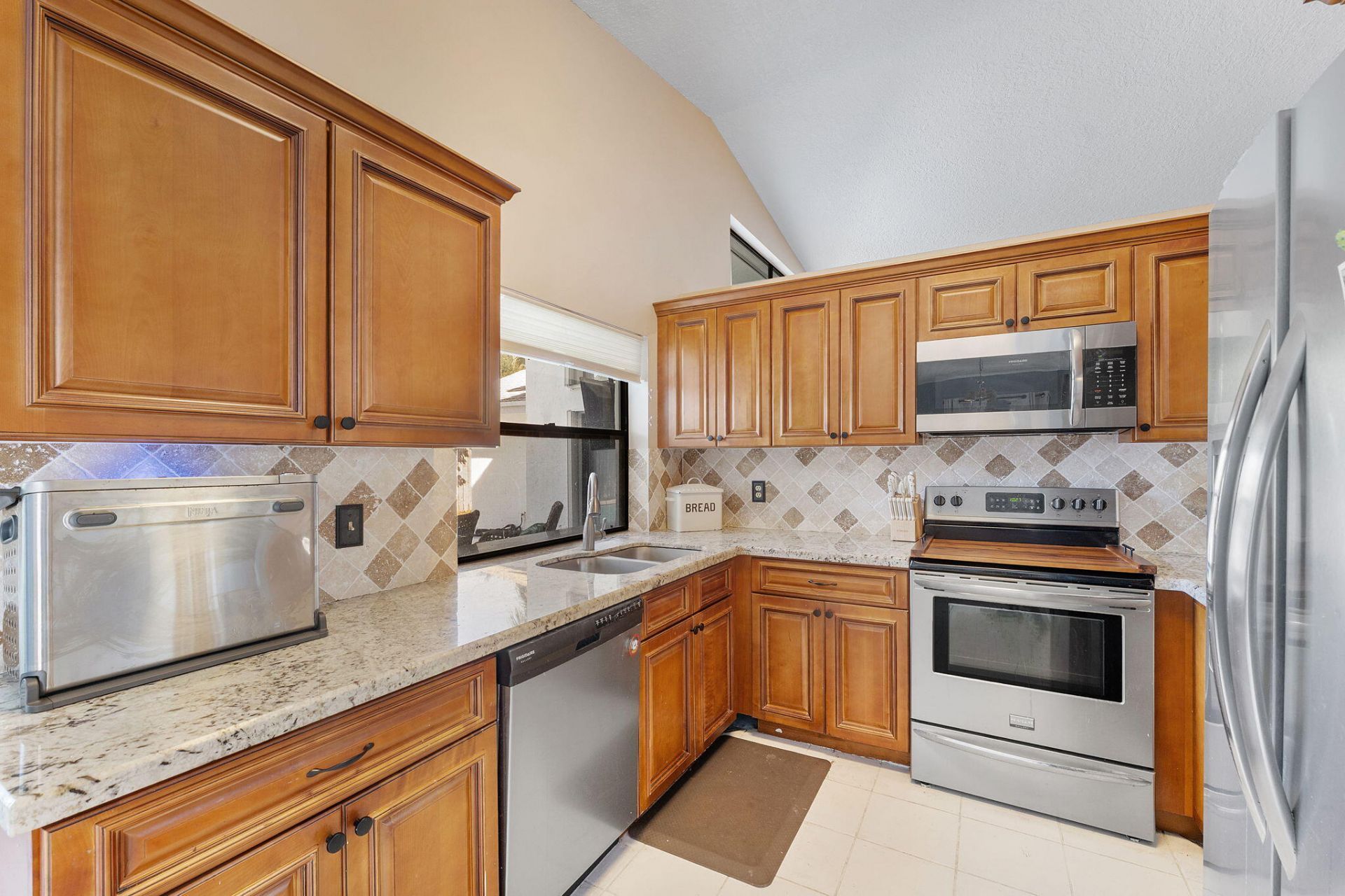 21035 Rustlewood Avenue, Boca Raton, FL 33428 Photo