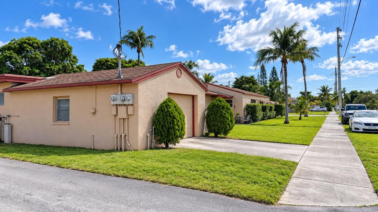 2347 Harding Street, Hollywood, FL 33020 Photo