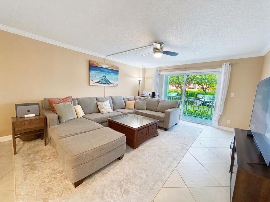 950 Ponce De Leon Road, Unit 104, Boca Raton, FL 33432 Photo