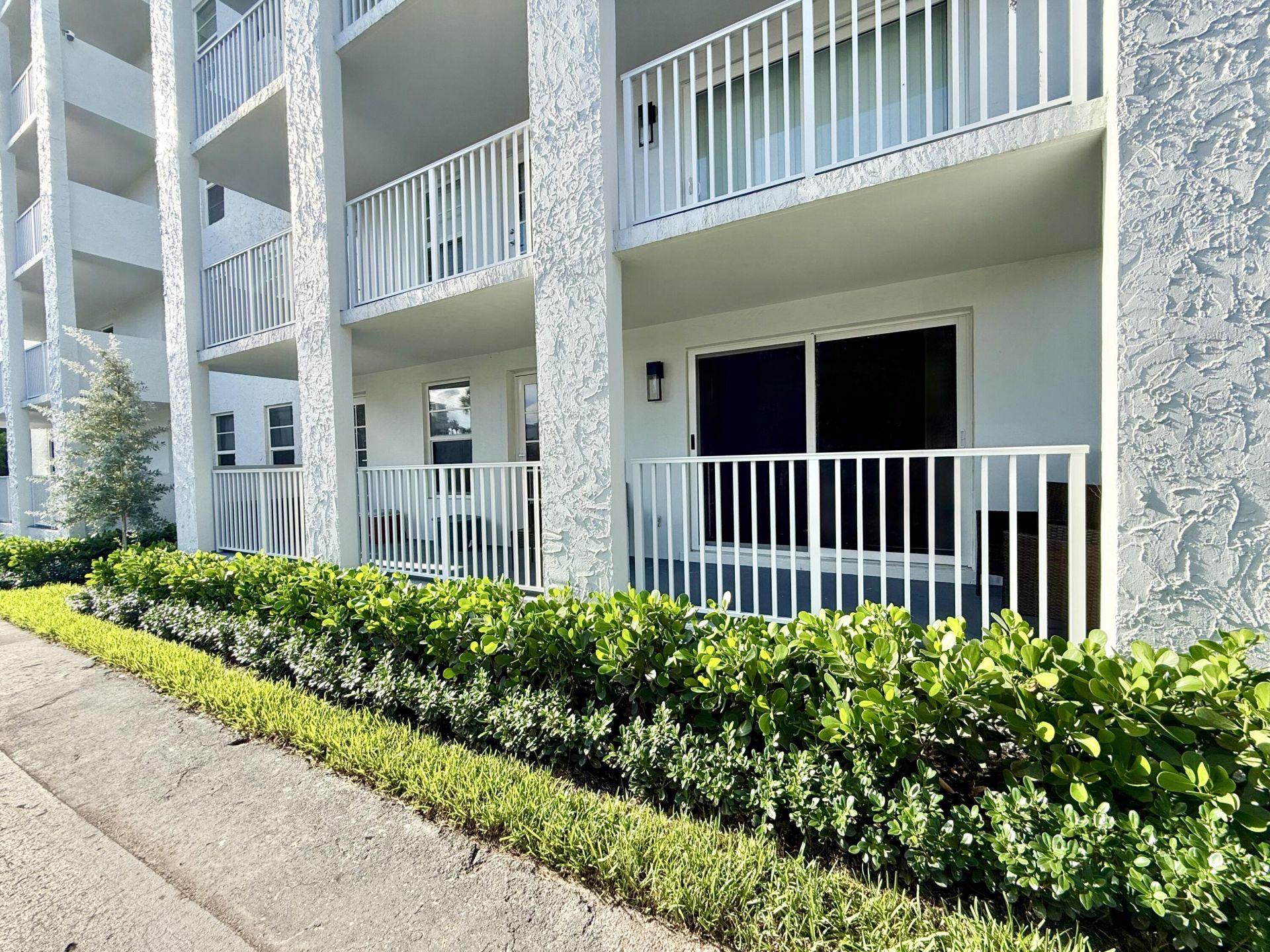 950 Ponce De Leon Road, Unit 104, Boca Raton, FL 33432 Photo