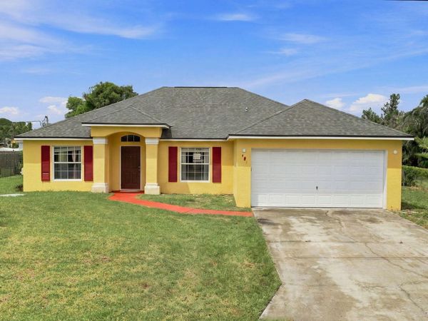 491 SW Namoit Place, Port St. Lucie, FL 34953