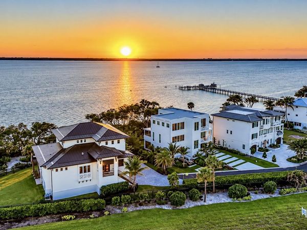 7683 Pelican Pointe Drive, Jensen Beach, FL 34957